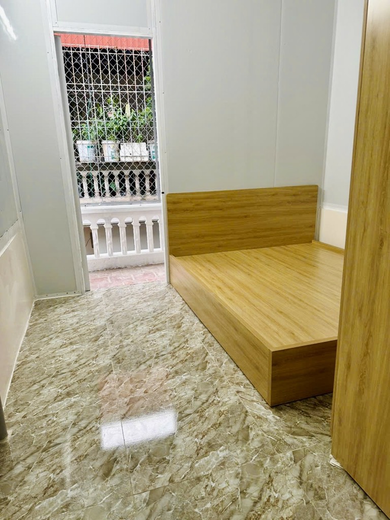 HỒ TÙNG MẬU- NHÀ LÔ GÓC, 3 THOÁNG - GẦN PHỐ - NGÕ 3 GÁC - Ô CHỜ THANG MÁY- FULL NỘI THẤT.
